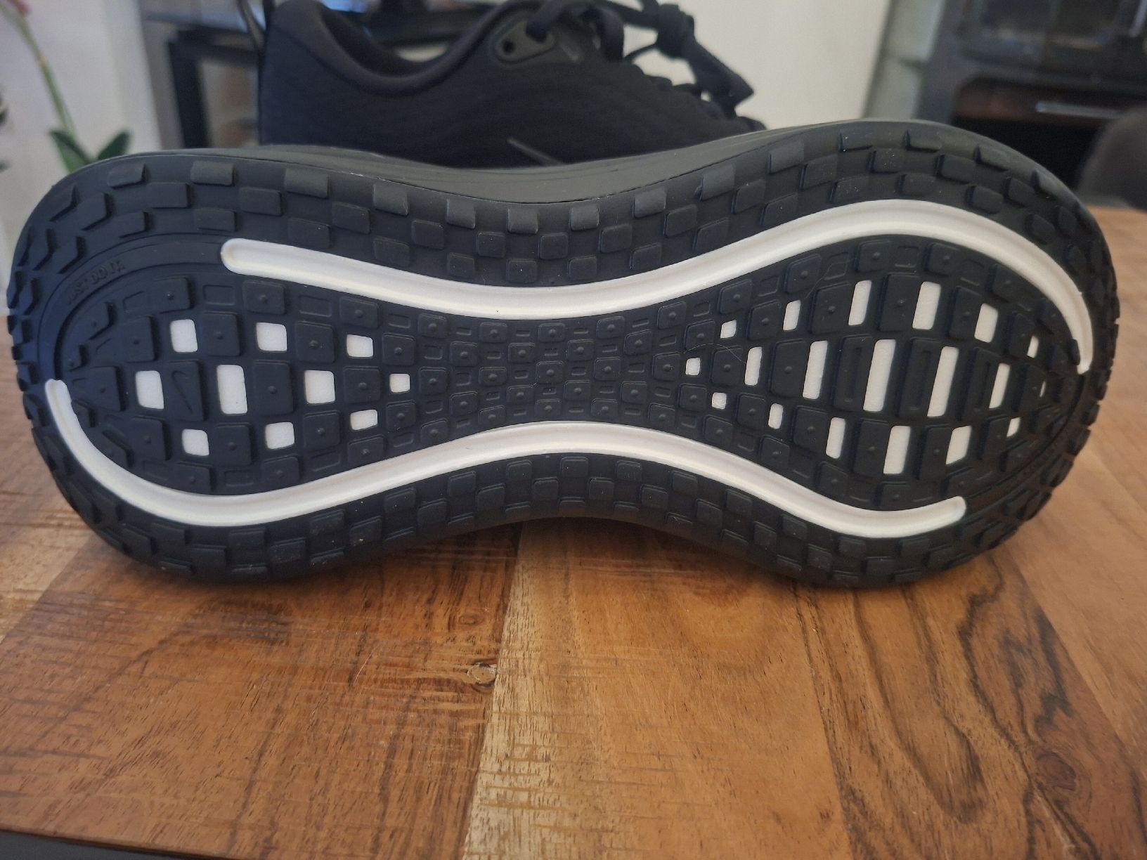 Nike Herrenschuhe: Nike Vomero Plus – Neu (gemäss Beschreibung) aus Roveredo GR von Anna3007 4