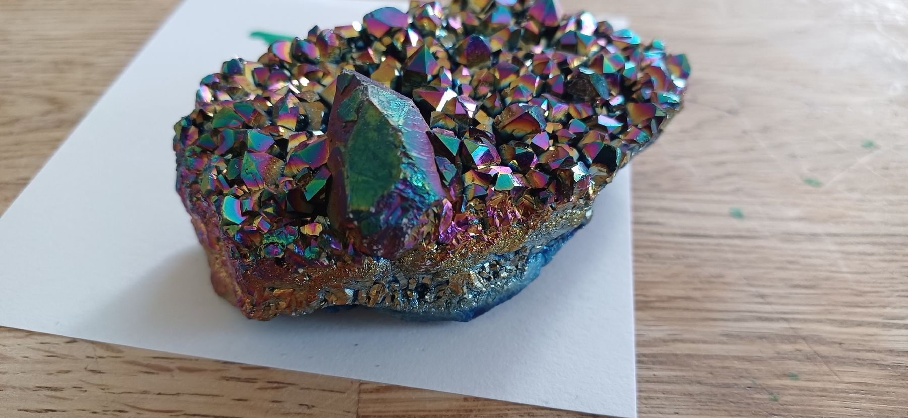 Pietre preziose: Aura Amenthist Cluster Regenbogen – Usato da Flawil venduto da Naphtali