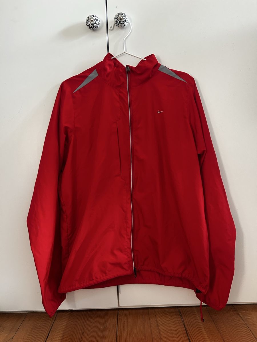 Nike Giacche: Nike Trainingsjacke – Usato da Uster venduto da alin13e