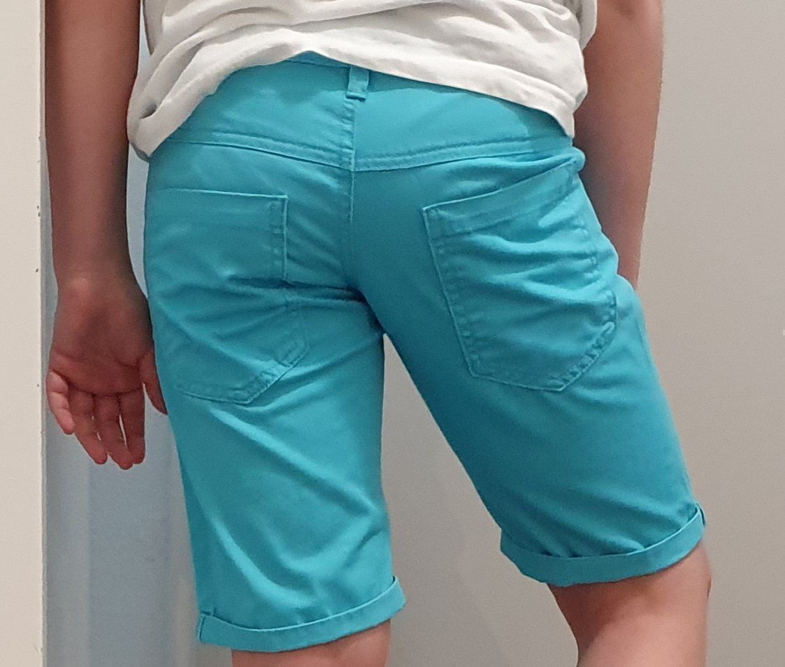 Pantaloni: Bermudas für Jungen,Grösse 152 – Usato da Chur venduto da Mikymiki 1