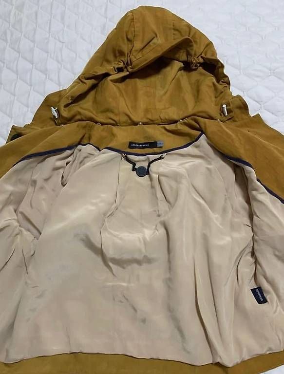 Jacken: Stilvolle Übergangsjacke Gr. 36 mit Kapuze – Gebraucht aus Zürich von Curated.Chapters 2