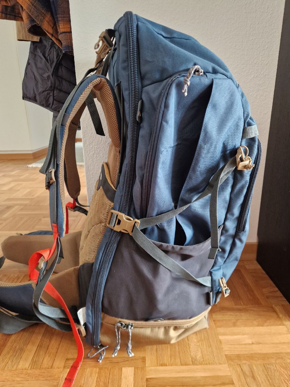 Decathlon Zaini: Sac à dos de voyage Forclaz 70L – Usato da Lausanne venduto da mgo_yx25 1