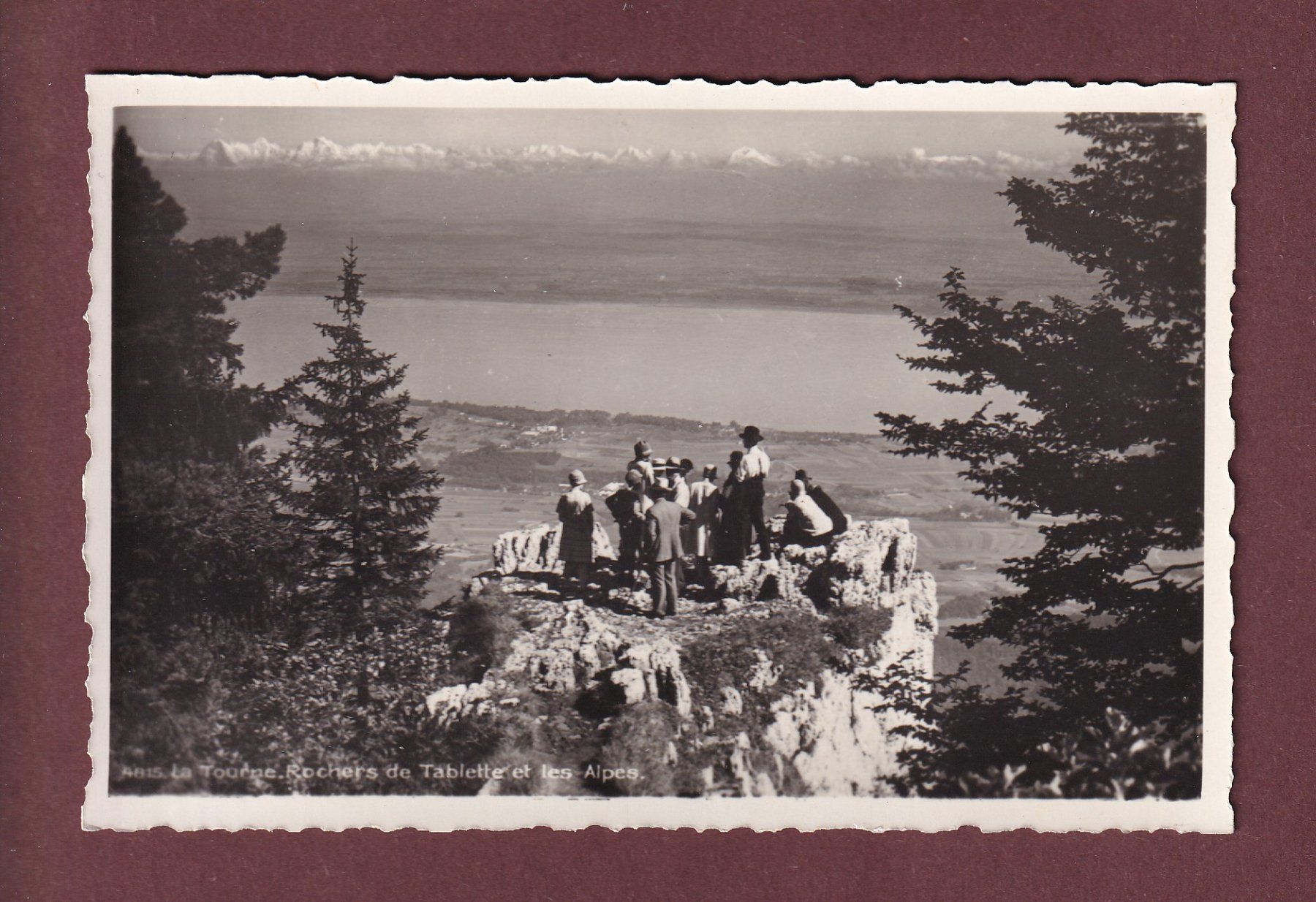 Cartes postales: LA TOURNE - Rochers de Tablette - Animation – D'occasion à Pully par nicecards