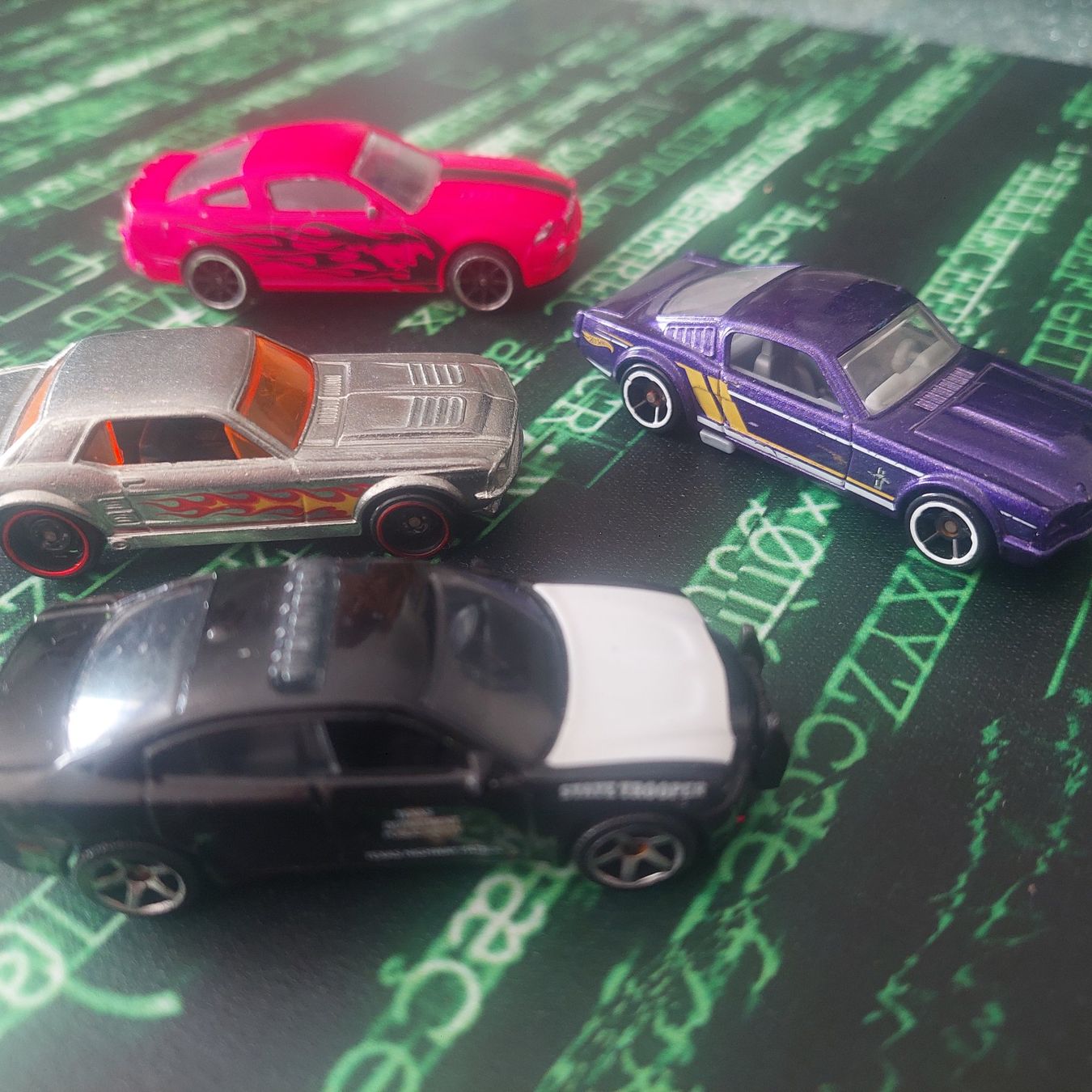 Hot Wheels Giocattoli: Mattel Majorette Hotwheels Autos 1/64 – Usato da Ermenswil venduto da Ingram0 4