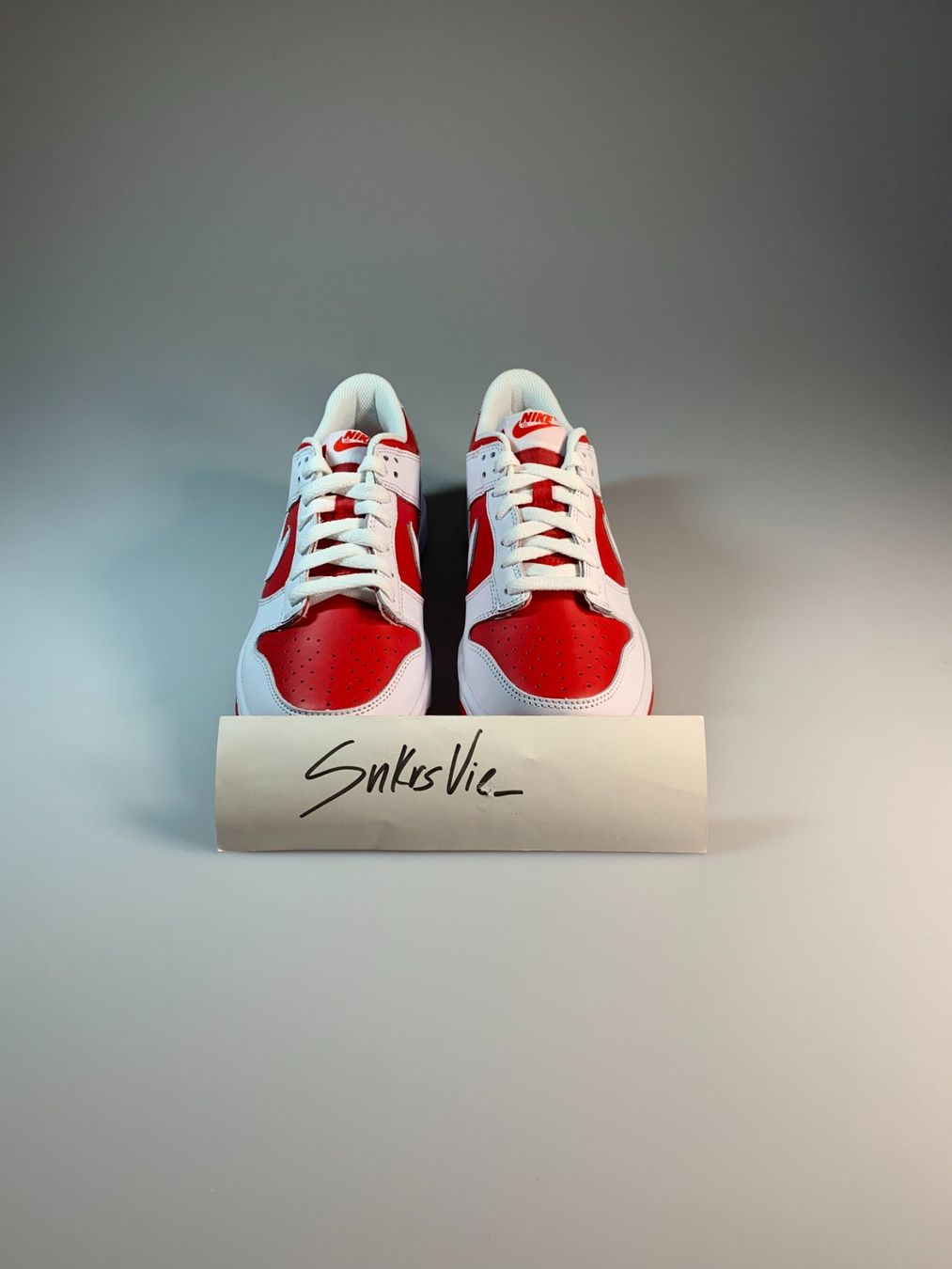 Scarpe da uomo: Nike Dunk Low Championship Red GS – Nuovo e nell'imballaggio originale da Thörishaus venduto da SnkrsVie 4