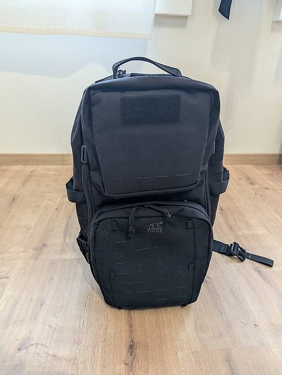 Sacs à dos: Tasmanian Tiger TT Modular Combat Pack schwarz & Raincover – D'occasion à Rupperswil par Kodama-Codes