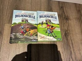 2 Bücher Heldenschule, sehr guter Zustand