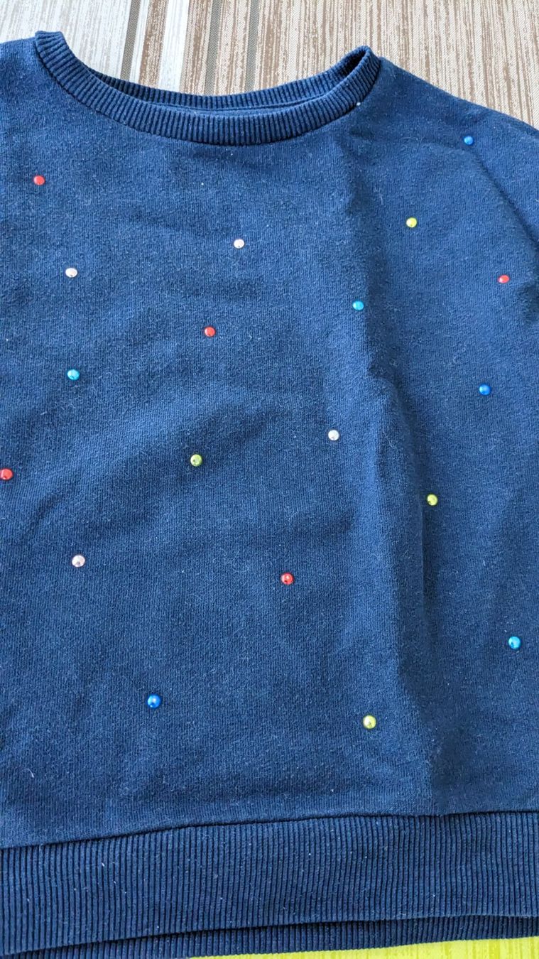 Pullover & Sweatshirts: Süsser, dickerer Pullover - mit bunten Steinchen - 98/104 – Gebraucht aus Staufen von Fleby84 1