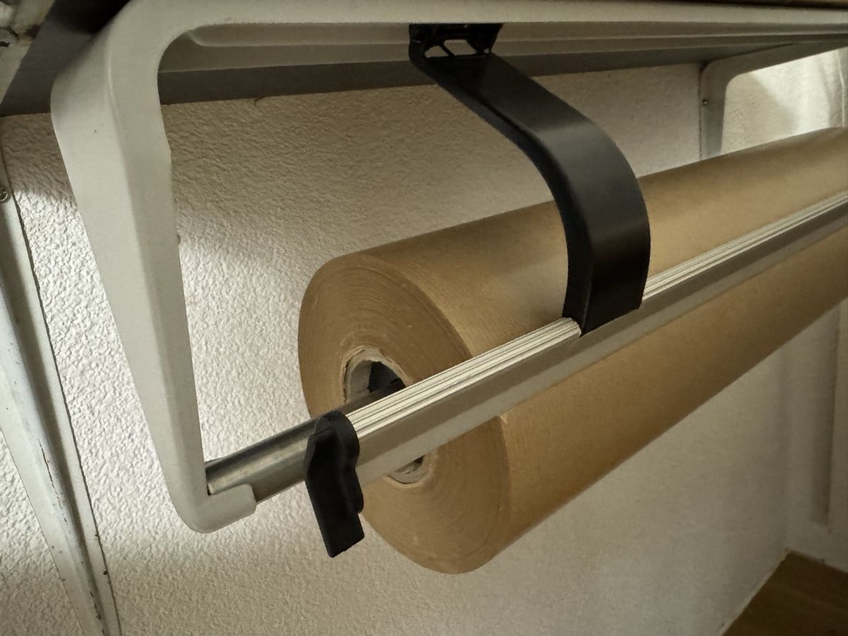 Tutti gli attrezzi: Untertisch-Abroller, Papier-Abroller, Schnittbreite 750mm – Usato da Wimmis venduto da andi_p 1