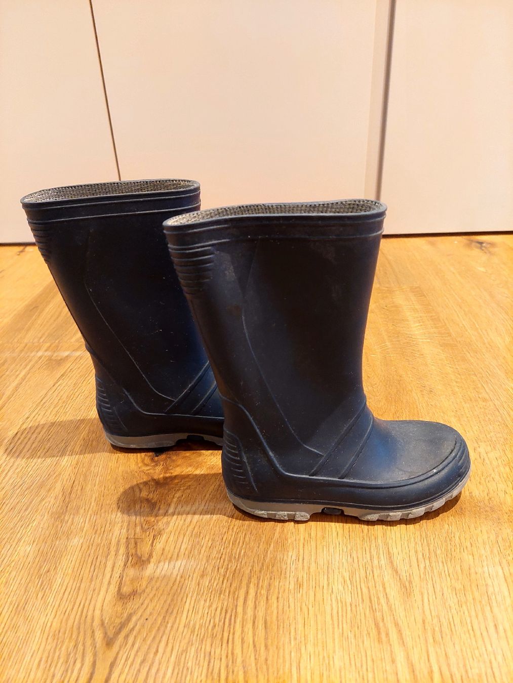 Scarpe per ragazzi: Kinder Gummistiefel Gr. 27 wasserdicht – Usato da Niederbuchsiten venduto da Dins01 1