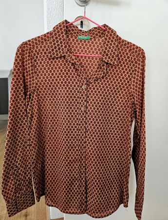 United Colors of Benetton Bluse mit Muster in Grösse XS.