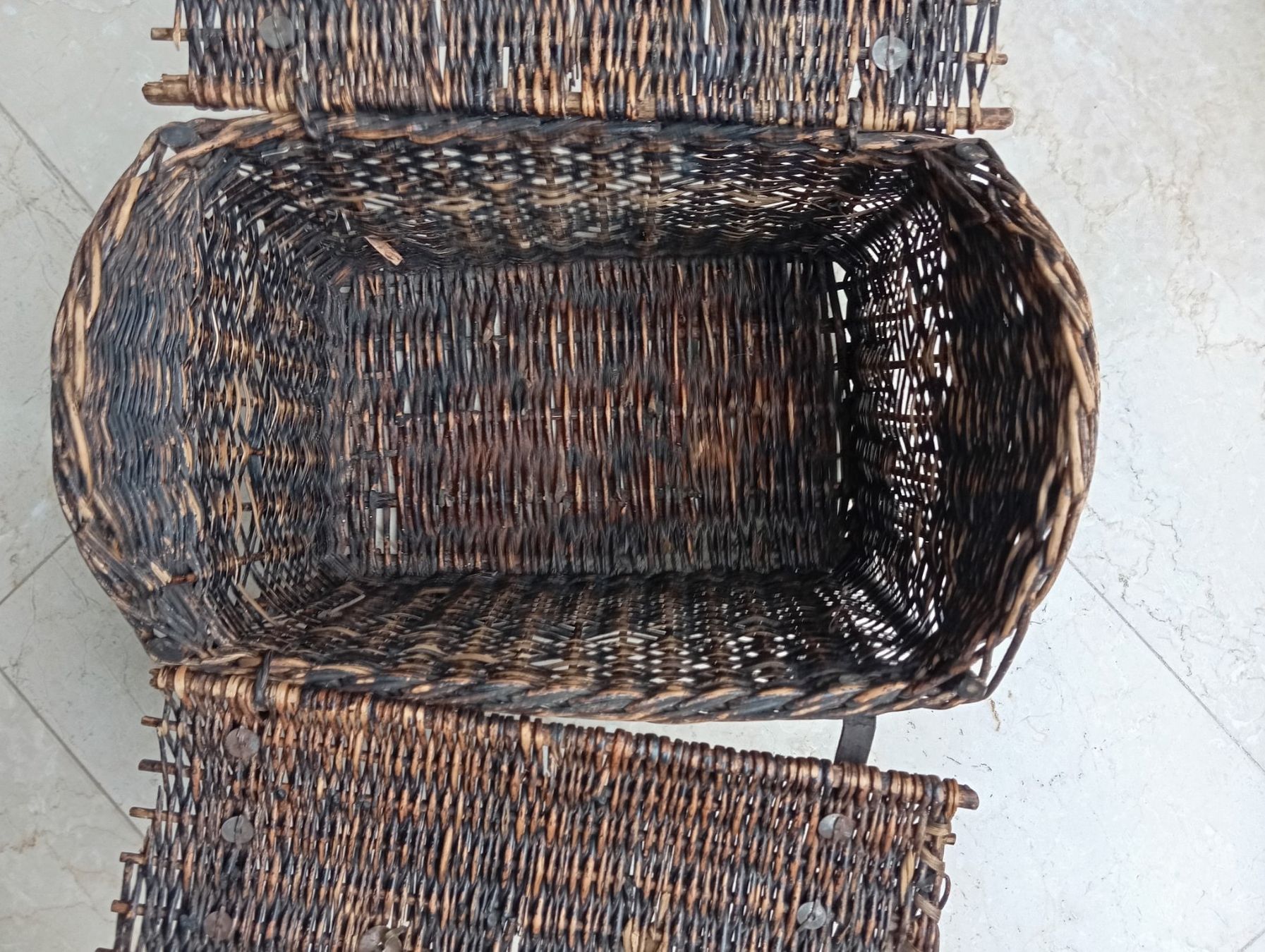 Sonstige Antiquitäten & Kunst: Antiker Trachtenkorb mit Ledergriff – Gebraucht aus Oberägeri von baerghuus 6