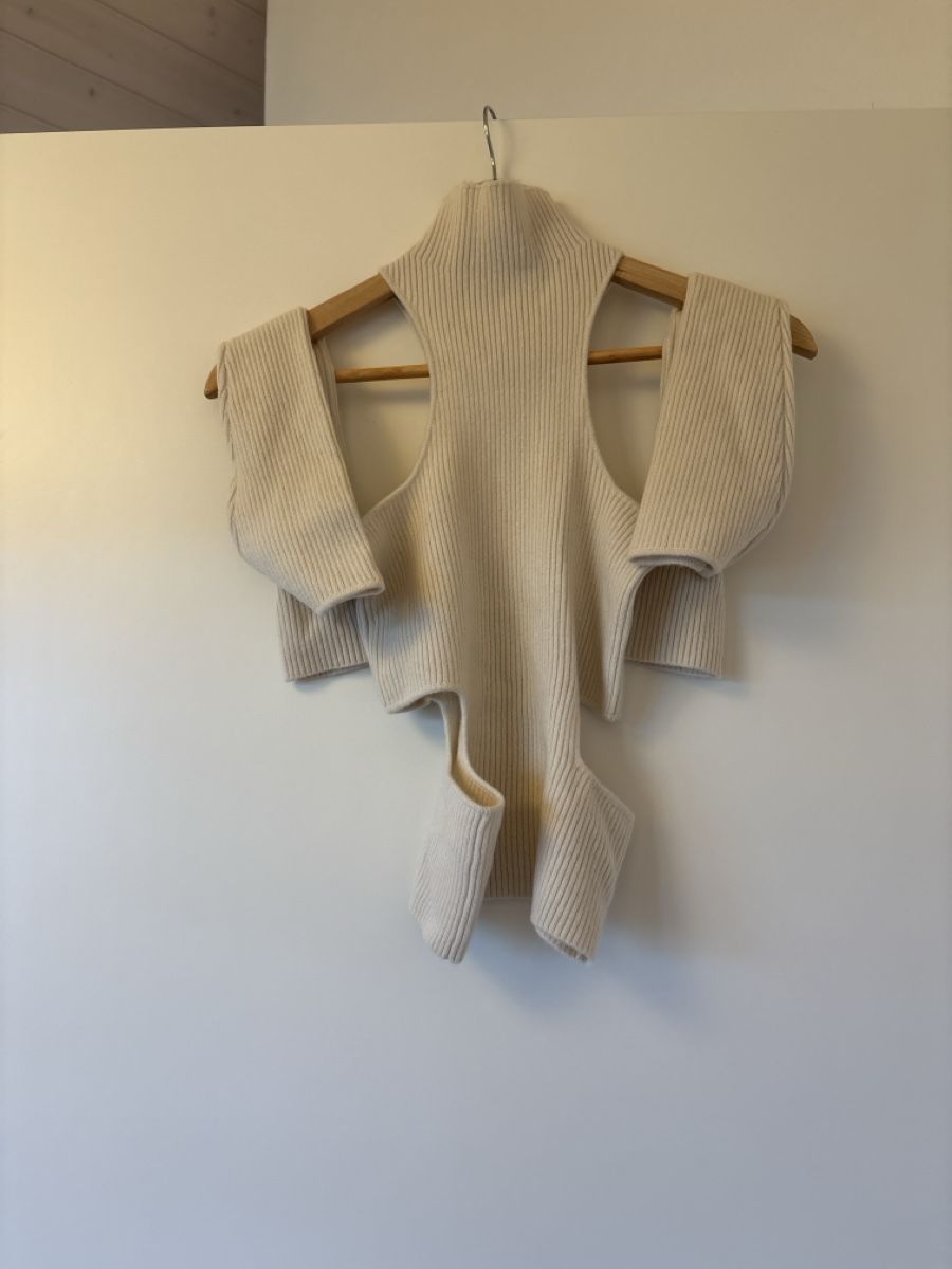 Top: Jacob Lee Cashmere Cut-Out Top – Nuovo e nell'imballaggio originale da Oberhasli venduto da ani_97f7