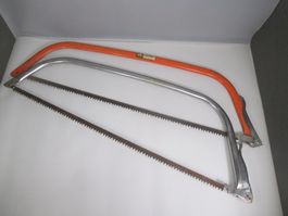 2 grosse Bügelsägen / Holzsägen