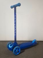 Kinder Tretroller blau mit 3 Rädern guter Zustand