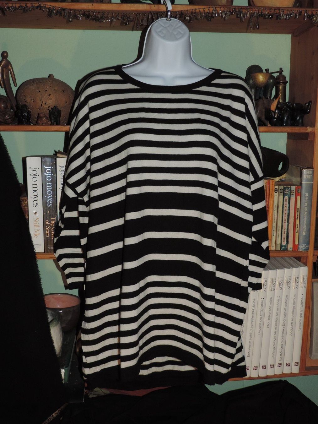 Top: pull rayé noir et blanc – Usato da Genève venduto da Axelle333 1