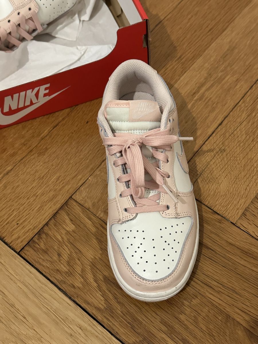 Nike Chaussures femmes: Nike Dunks – D'occasion à Basel par lar_vkr5 2