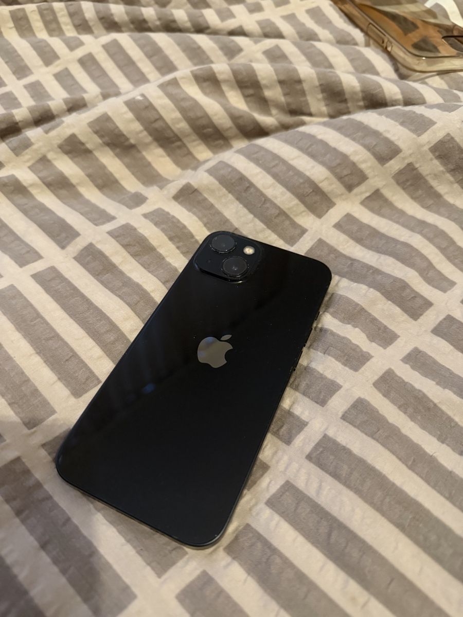 Apple Telefoni cellulari / Smartphones: iPhone 13 128Go noir – Usato da Nyon venduto da lio_5n8l