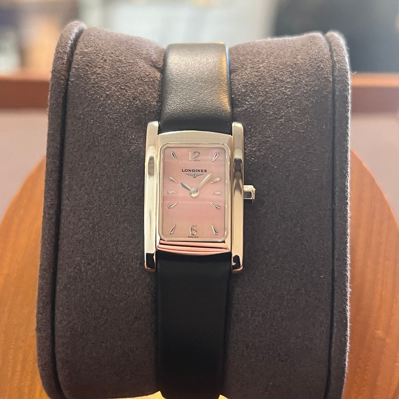 Longines Orologi: Longines DolceVita MOP Pink Dial L5.158.4.80.2 – Usato da Carouge GE venduto da Watchaser