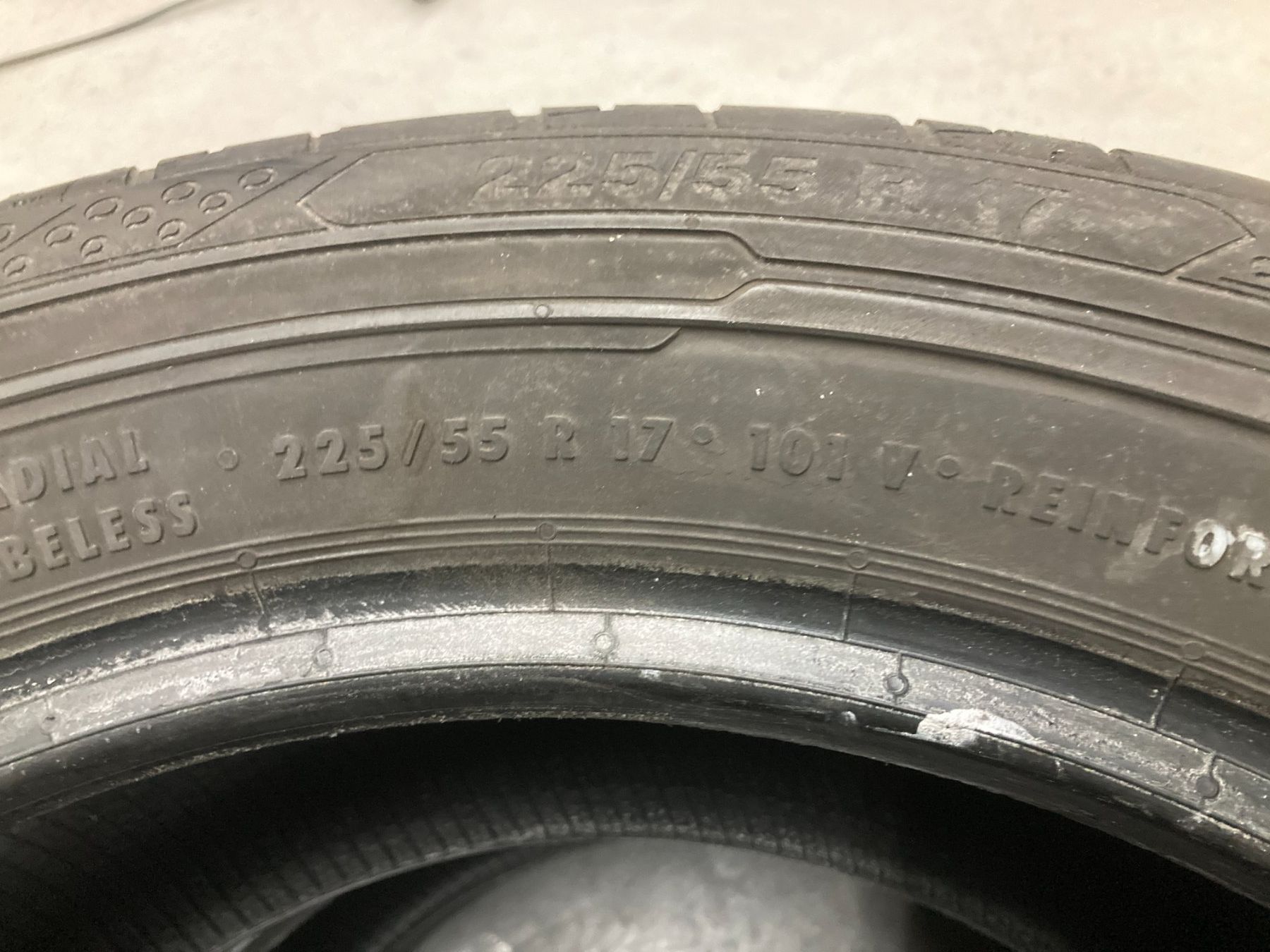 Continental Pneumatici & Ruote complete: 225/55R17 Sommerpneu Continental – Usato da Cham venduto da WB2223 2