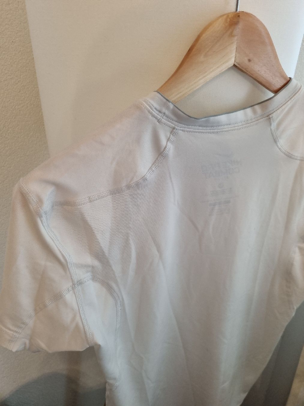 Nike T-shirt: Nike Pro Combat Dri-FIT Top, Size M – Usato da Aigle venduto da Smagbrelle18 5