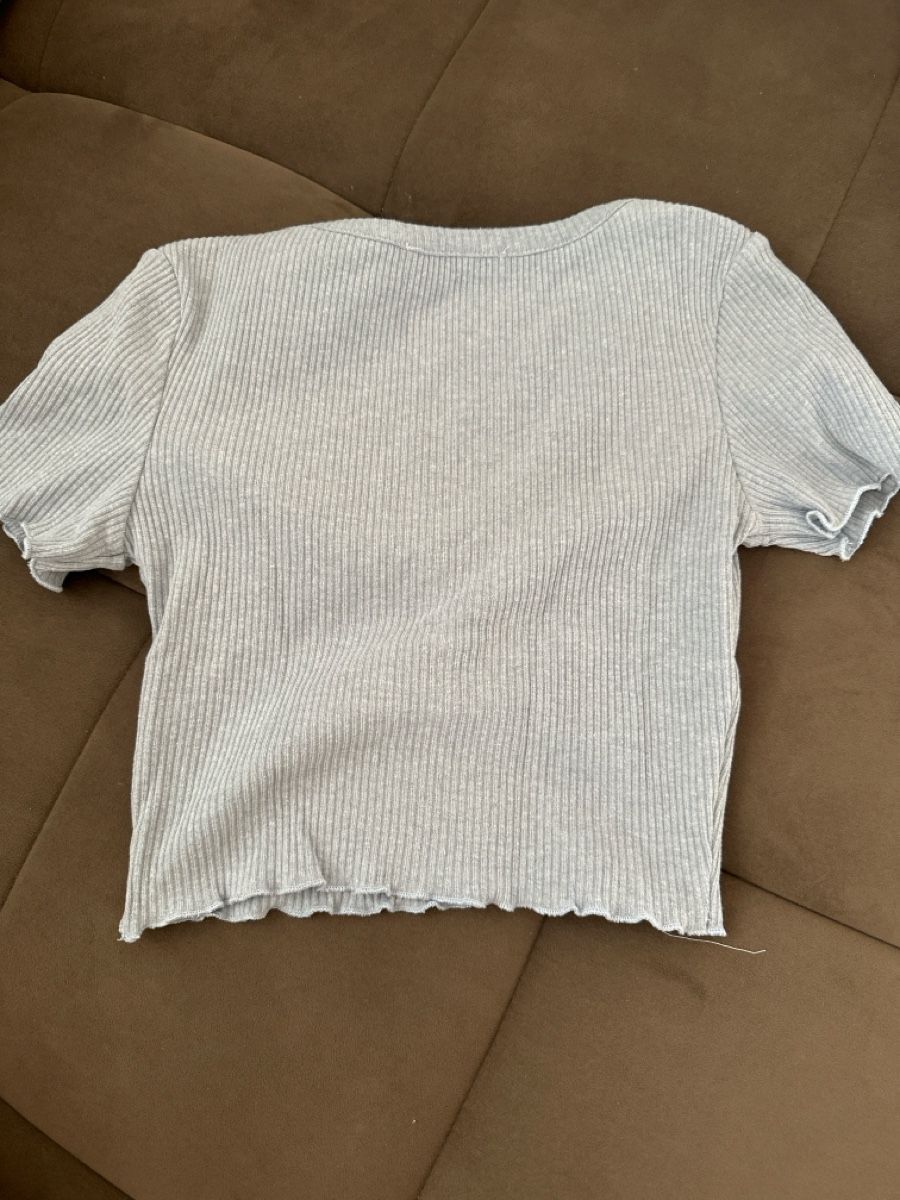 Pull&Bear T-Shirts: Pull & Bear Ripp-Shirt hellblau Grösse S  – Gebraucht aus Diepoldsau von Sonne14 1