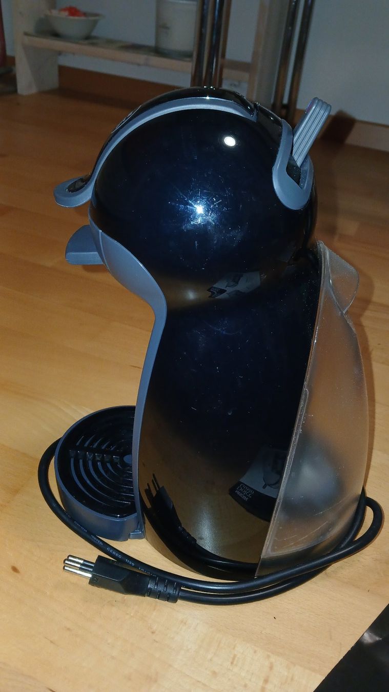 Nescafé Kaffeemaschinen & Espressomaschinen: NESCAFE DolceGusto Kaffee-Kapselmaschiene – Gebraucht aus hinwil von tho_j6kz