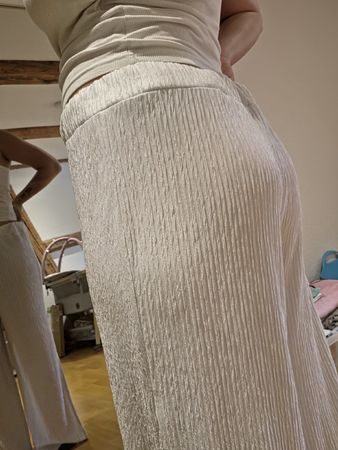 Damen Plissee Hose weiss mit Schlitz 