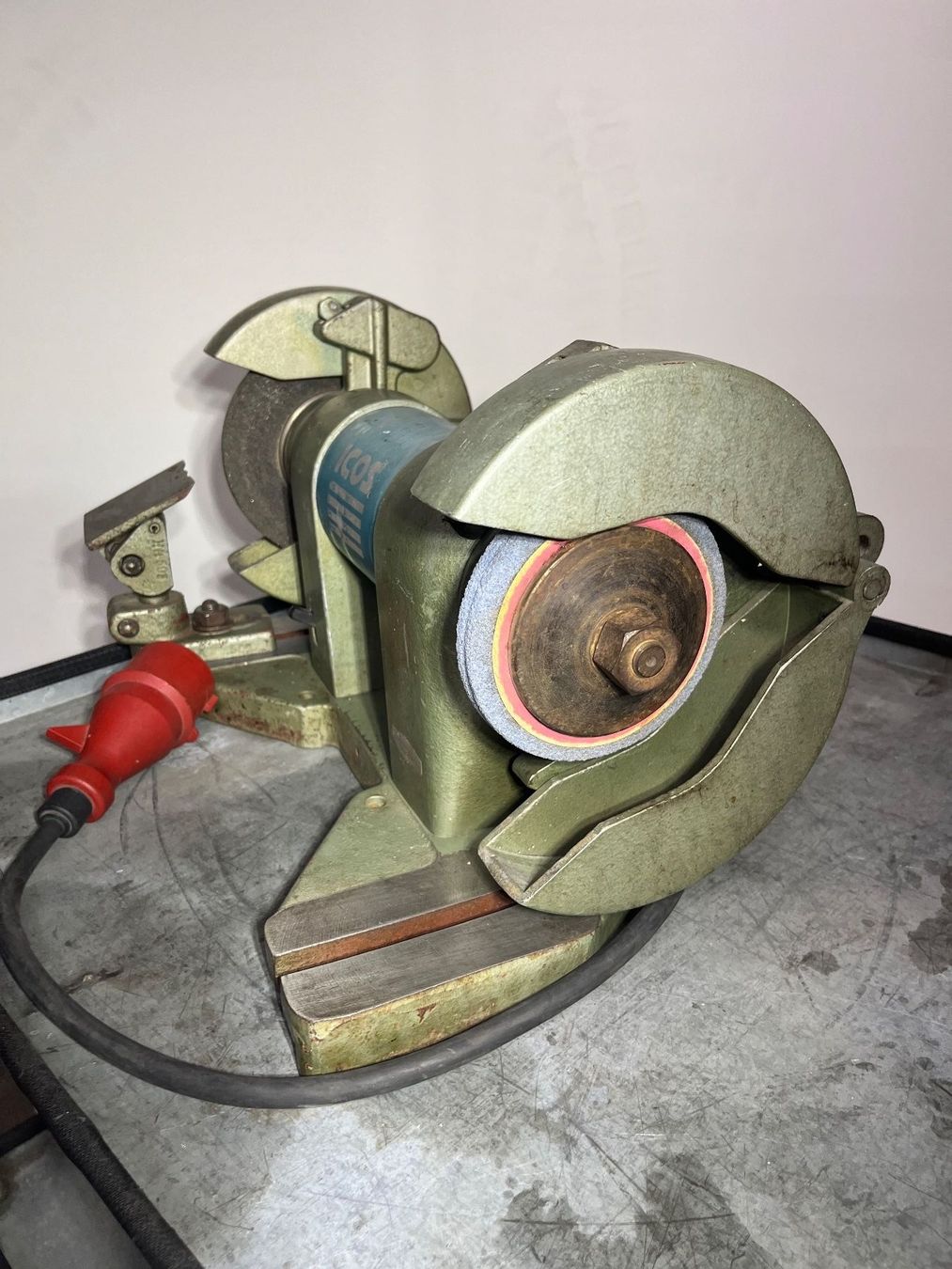 Tutte le macchine: Doppelschliefmaschine - Icos/Iseli – Usato da Winterthur venduto da ReUse_Baumarkt 2