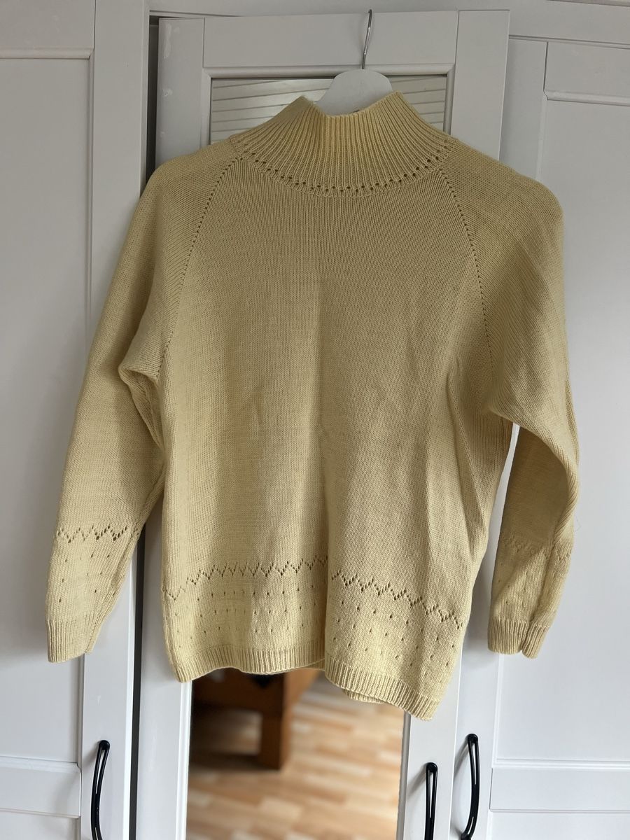 Maglioni & Felpe: Pastellgelber Strickpullover mit Rollkragen, Gr. M – Usato da Liebefeld venduto da nat_h5l8