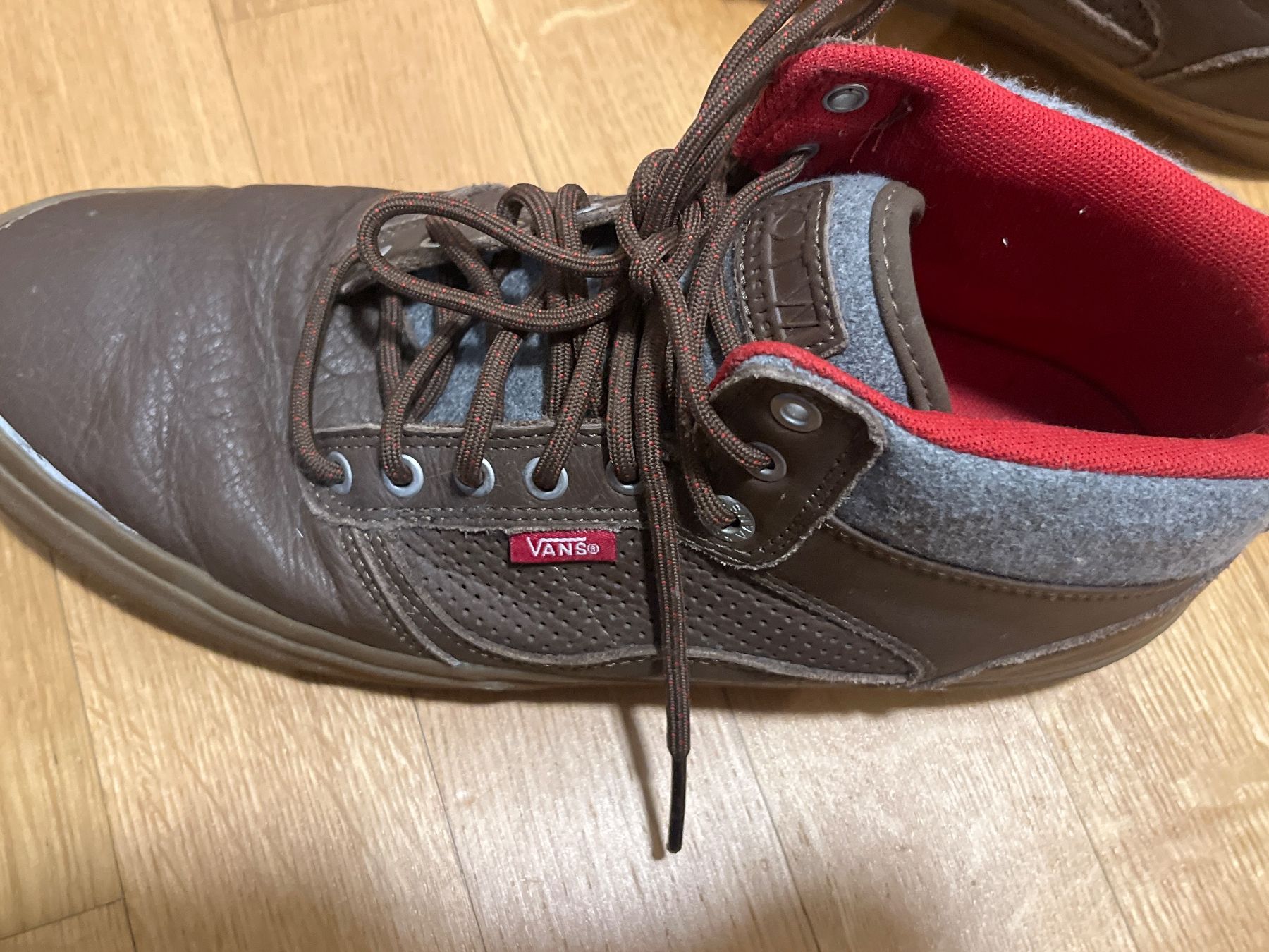 Scarpe da uomo: Schuhe Vans Braun Rot Grösse 44 – Usato da Hinterkappelen venduto da Kim1992 1