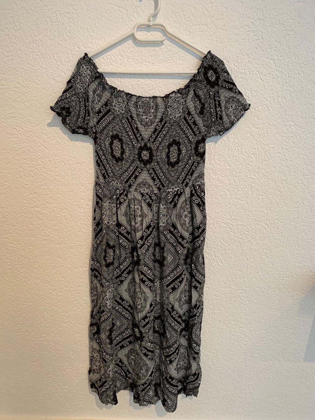 Vestiti: Kleid Maxikleid schwarz weiss Muster Gr. S – Usato da Fislisbach venduto da KolibriSecondhand