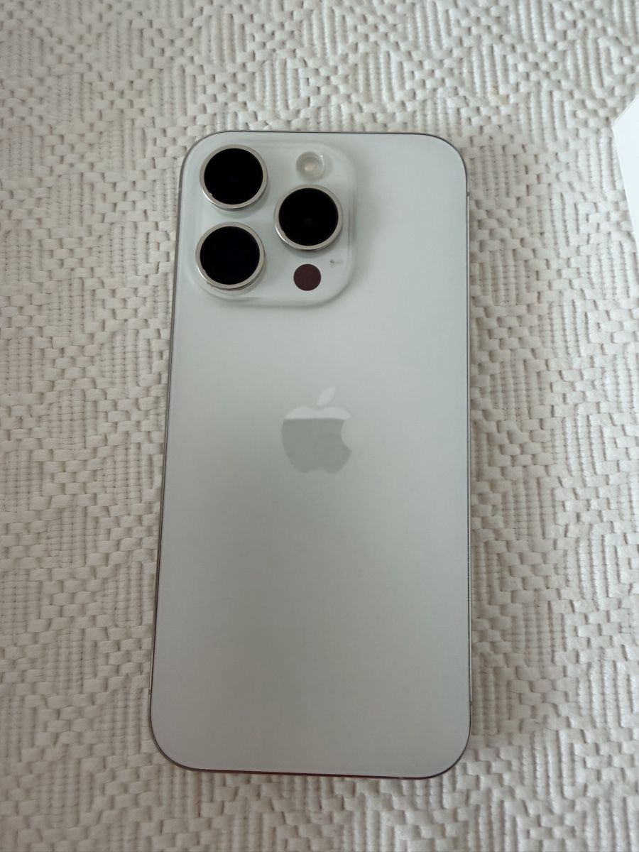 Apple Portables: Iphone 15PRO 256gb – D'occasion à Ibach par MR_store 2