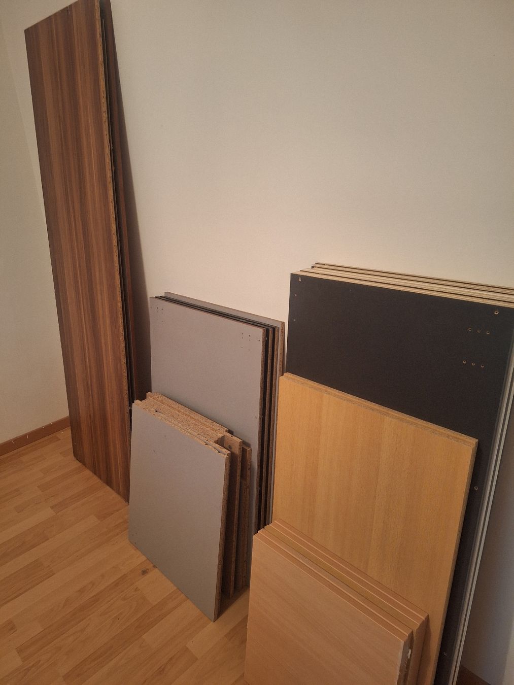 Pareti & Soffitti: Möbelplatten – Usato da Strengelbach venduto da Ist-van 1