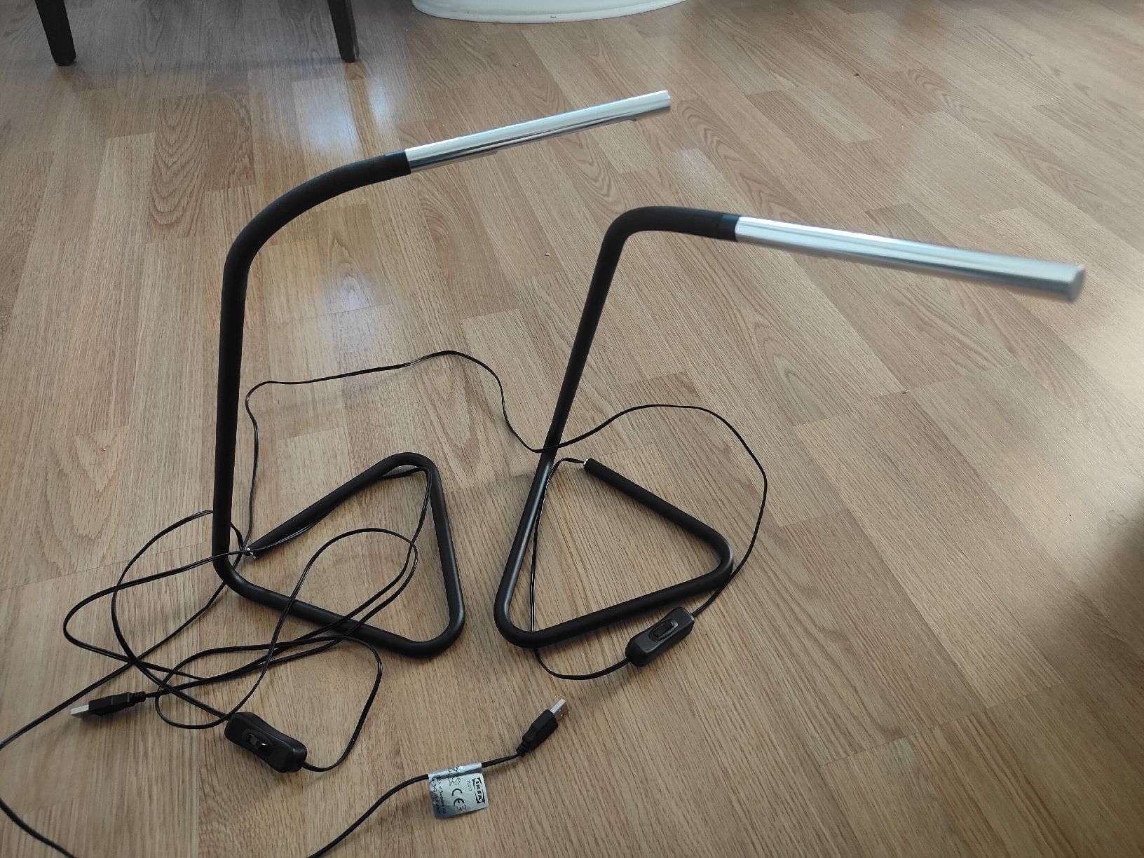 Ikea Lampade: Lampe de bureau design LED noire et argentée – Nuovo (secondo la descrizione) da Biel/Bienne venduto da Edi5Roli3 3