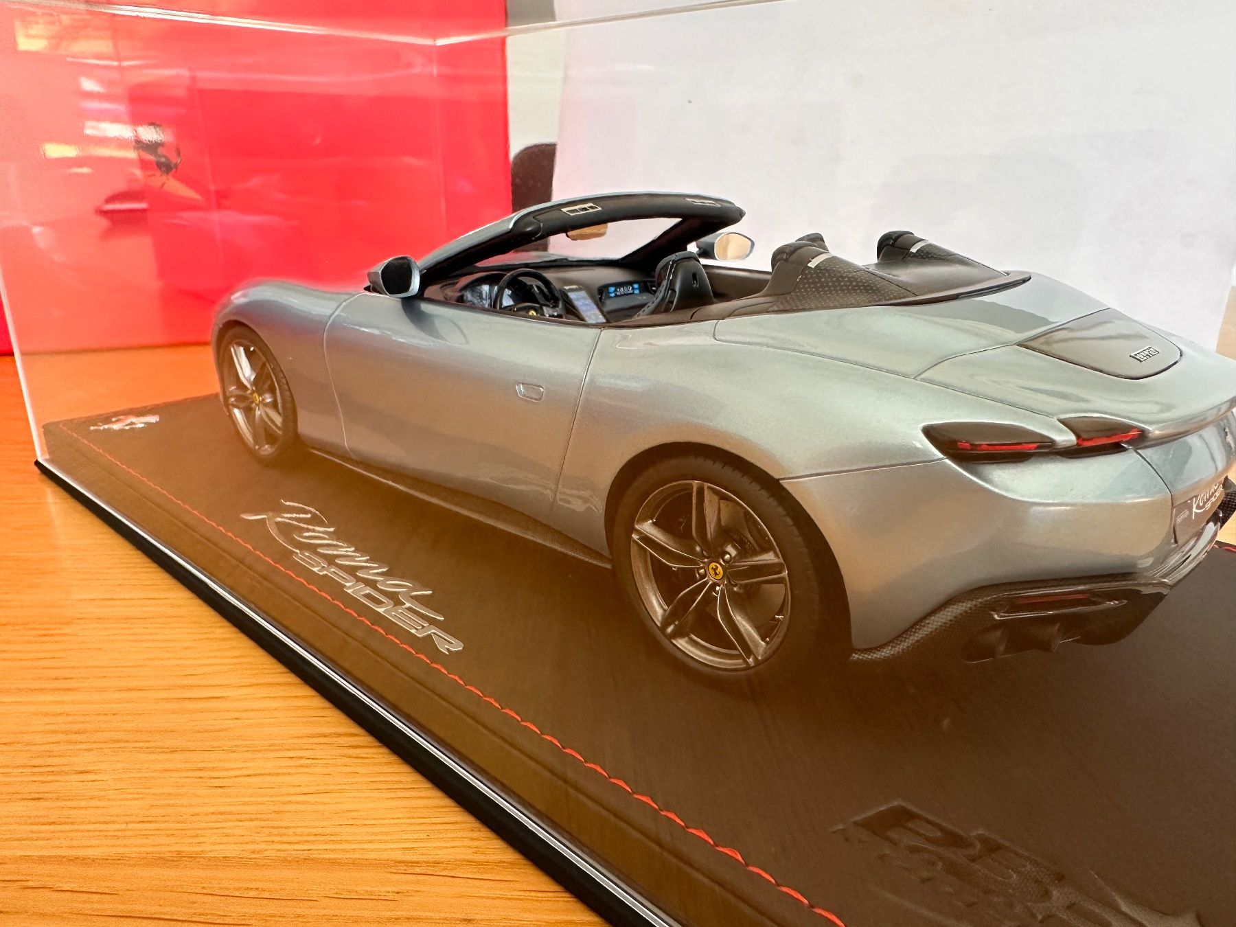 Ferrari Modellautos: Ferrari Roma Spider Grey alloy 1/18 – Neu und originalverpackt aus Stein AR von Krabbe2 1