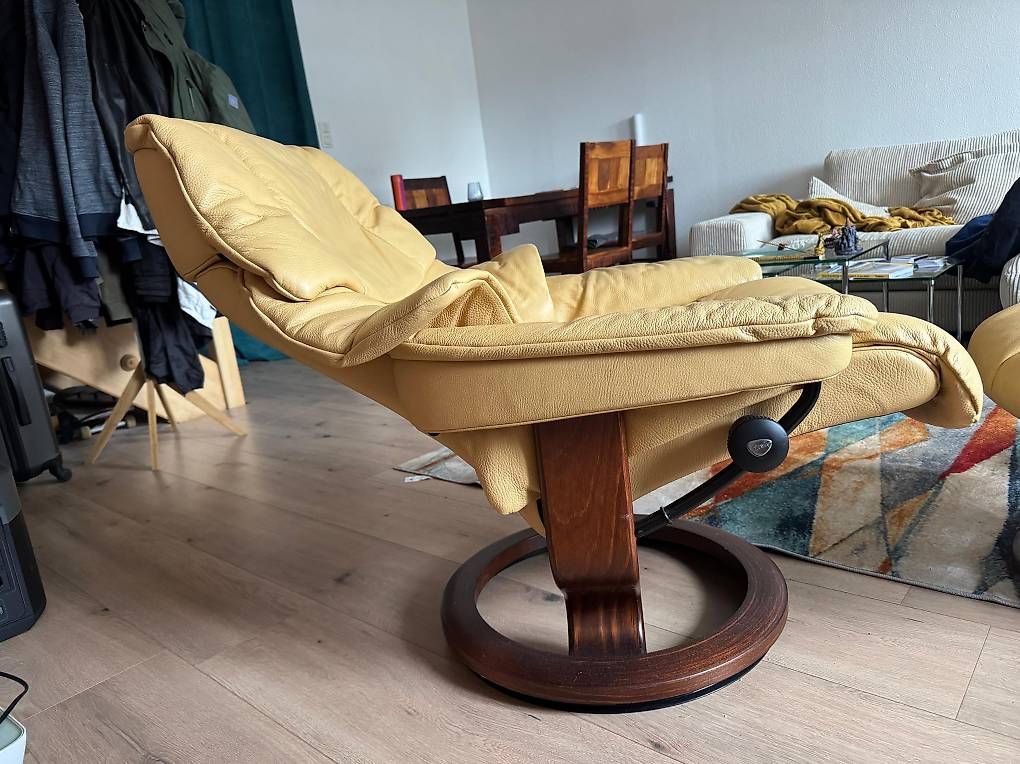 Stressless Poltrone: Fauteuil Stressless beige avec repose-pieds – Usato da Porrentruy venduto da mathis.broquet 2