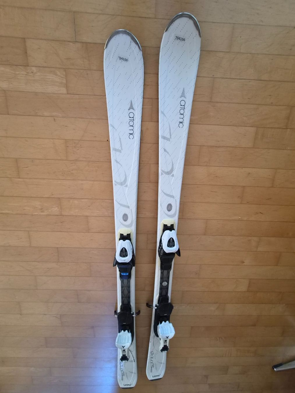 Atomic Skis: Ski Atomic, cloud 8, 149 cm, Damen – D'occasion à Buchrain par mlrj-r