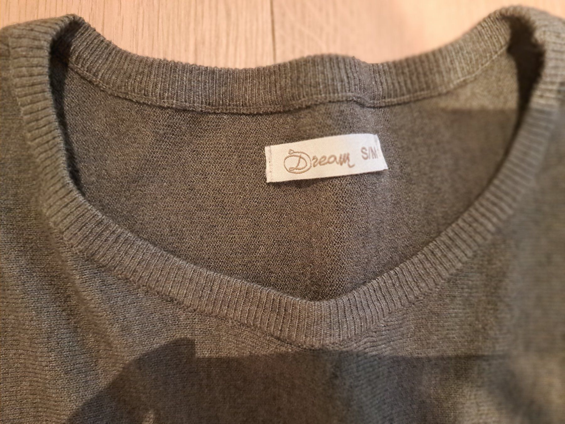 Altro in Moda donna: Schöner Damenpullover- Poncho mit Fransen, Grösse S/M, olive – Usato da Adlikon b.Regensdf venduto da didi_c 2