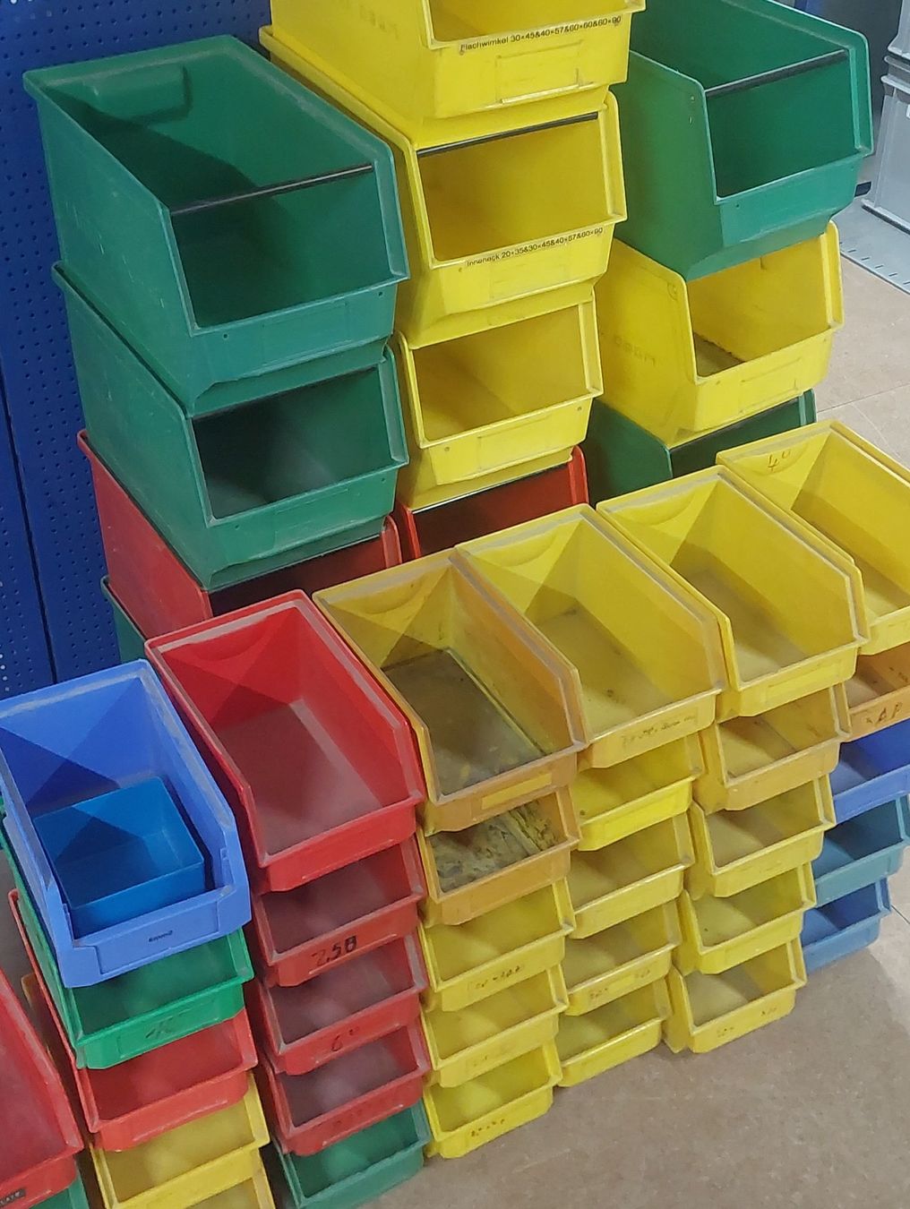 Contenitori & Simili: Bunte Lagerboxen Stapelbar  – Usato da Rapperswil SG venduto da Indoc