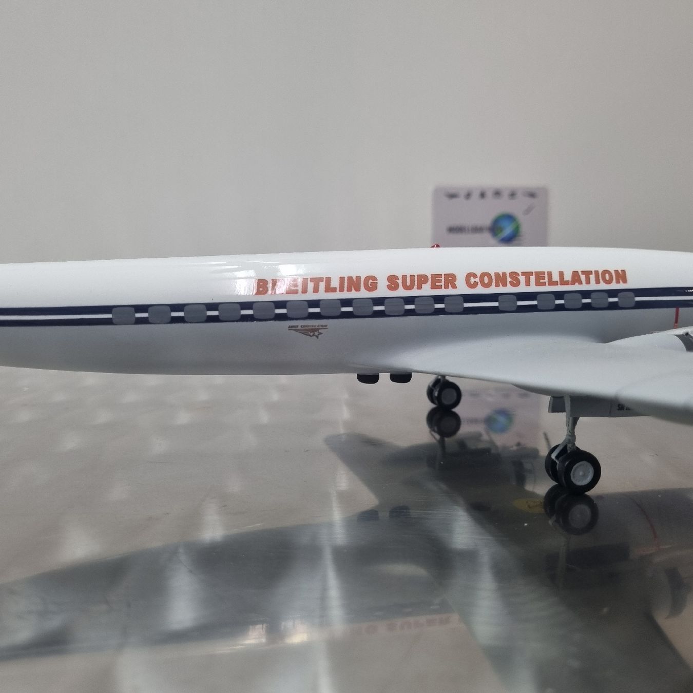 Lockheed Modellbausätze & Standmodelle: Breitling Super Constellation, Flugzeugmodell, 1:100 Holz – Neu und originalverpackt aus Männedorf von Spezial-Modelle 2
