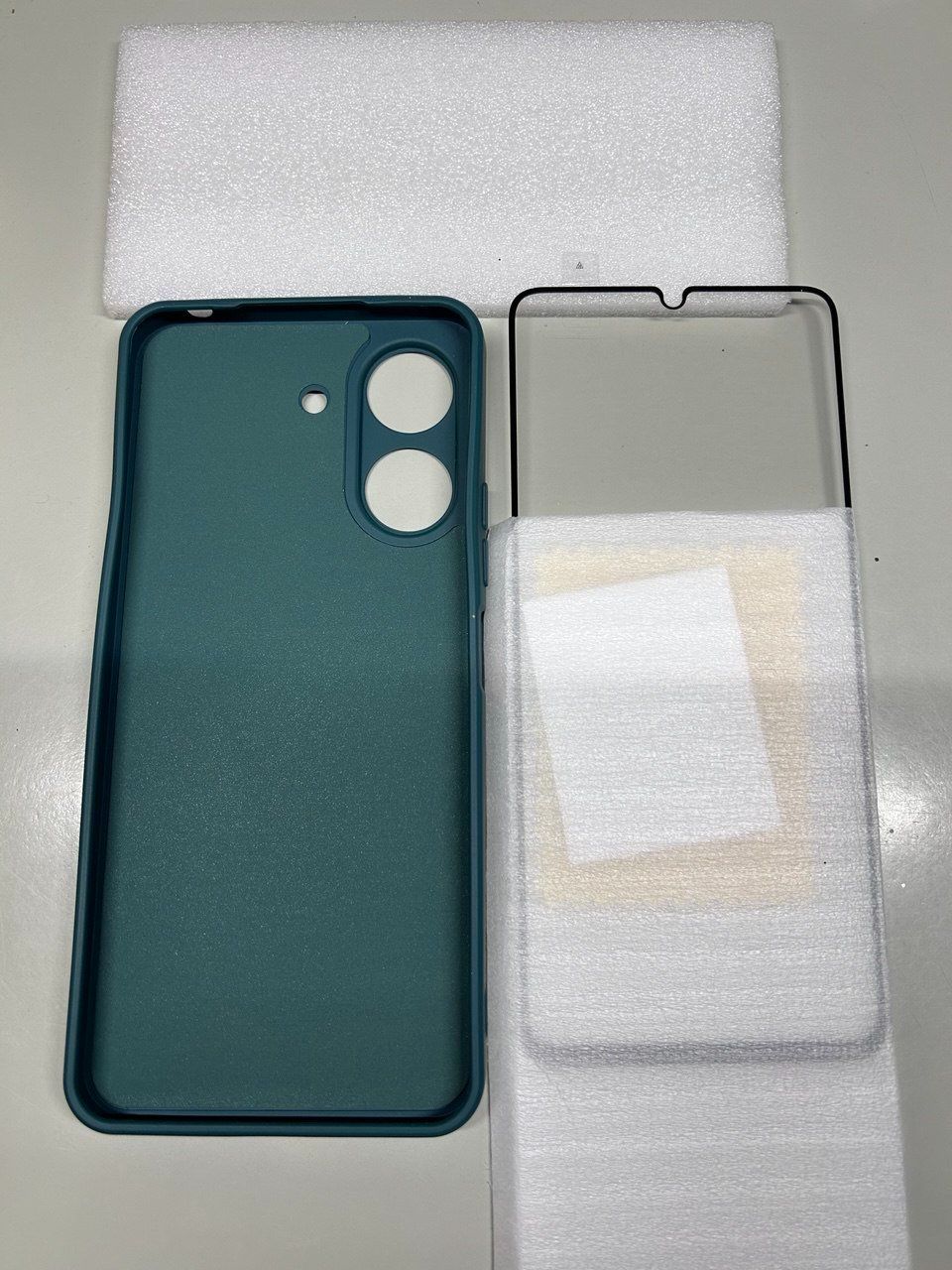 Covers & Schutzfolien: Cover Xiaomi Redmi 13C – Neu und originalverpackt aus Giubiasco von LorisVale