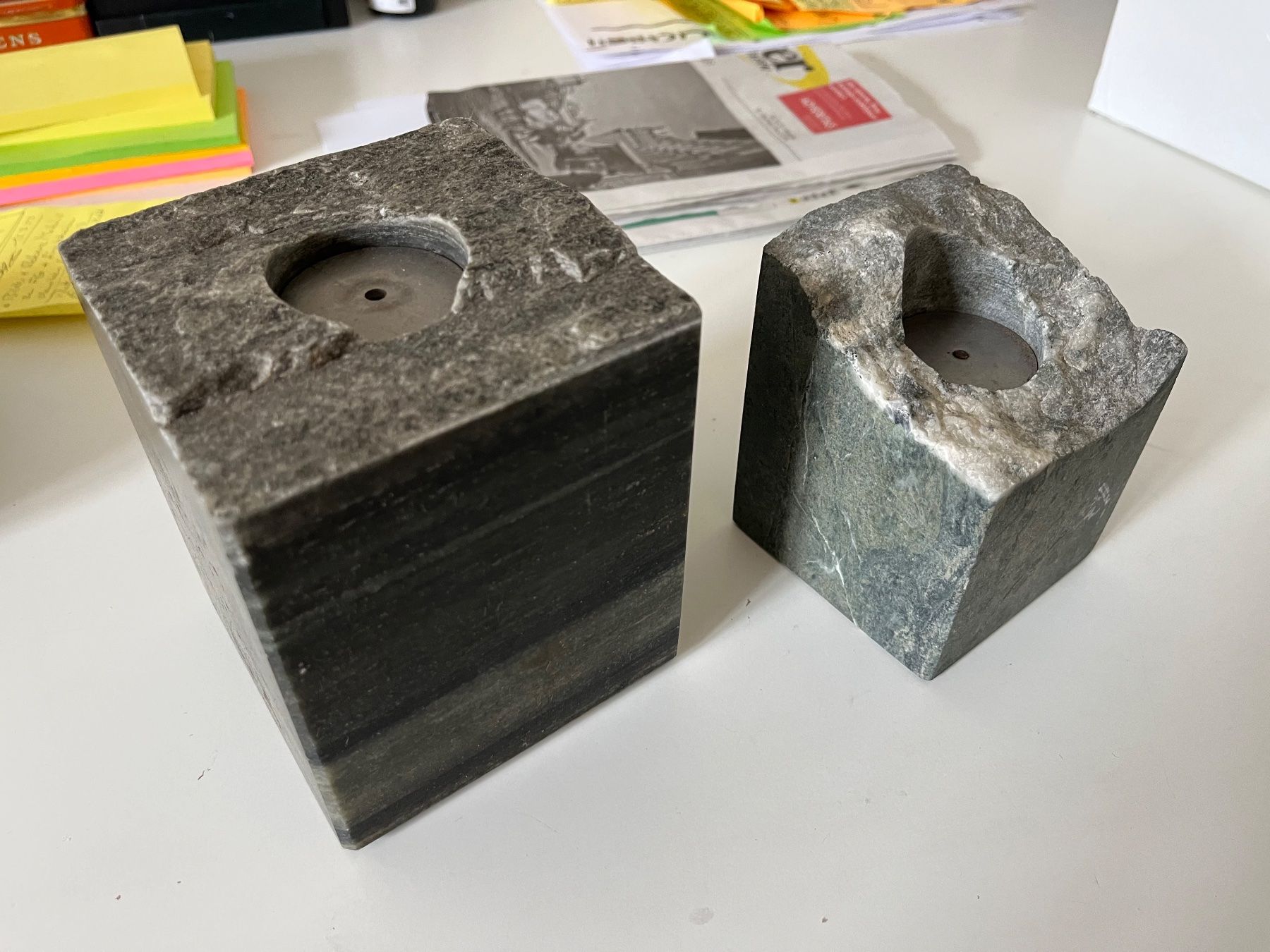 Portacandele: 2 Kerzenhalter aus Stein/Granit – Nuovo (secondo la descrizione) da Bern venduto da The_One_Salesman