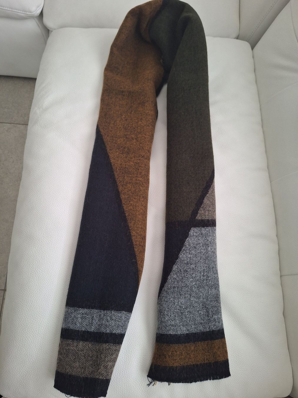 Zara Foulard & Sciarpe: SCHÖNER SCHAL - ZARA ACCESSORIES – Usato da Steinhausen venduto da togoraul123 1