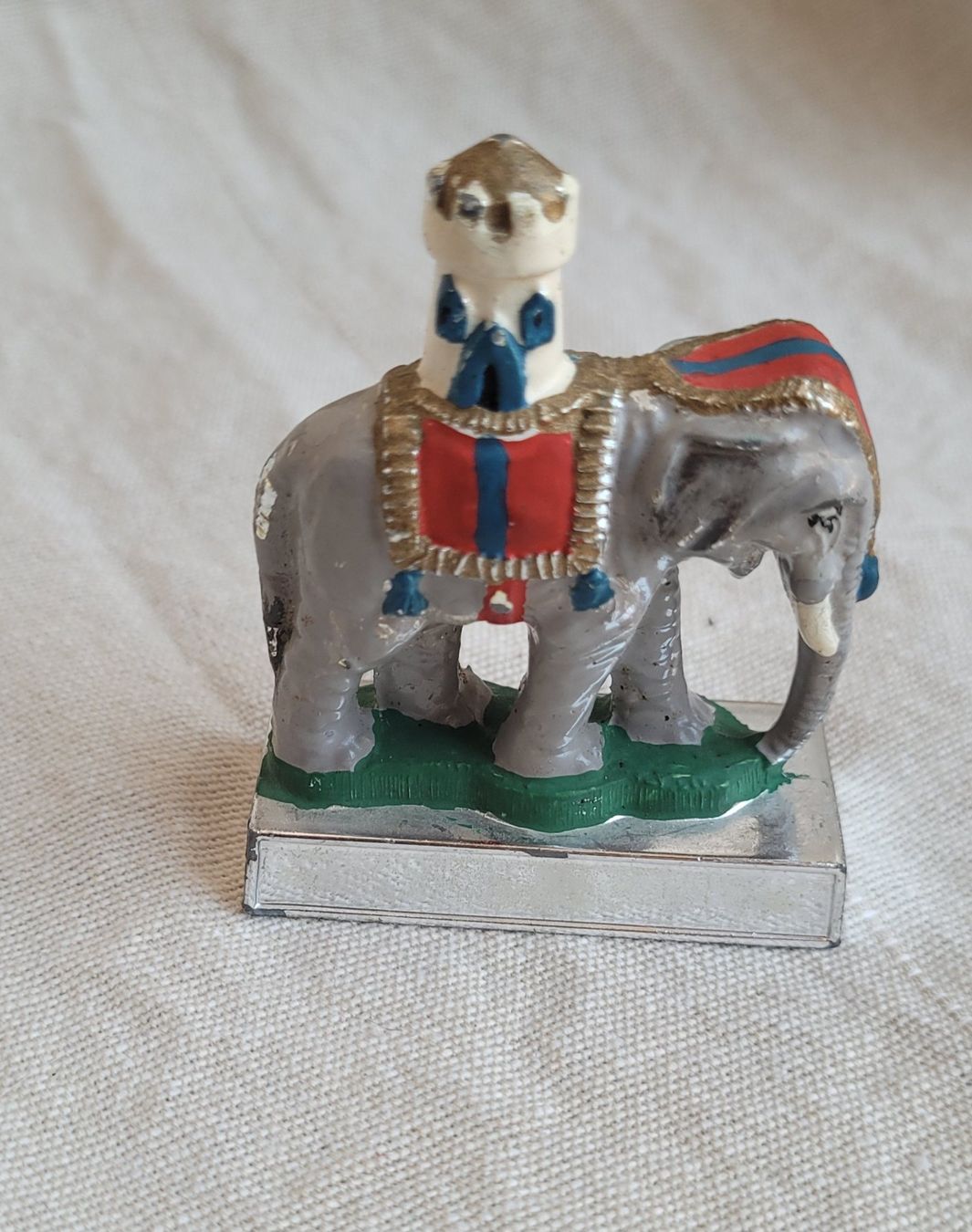 Figuren: Elephant & Castle boîte à allumettes – Gebraucht aus Vevey von lba_dd82 1