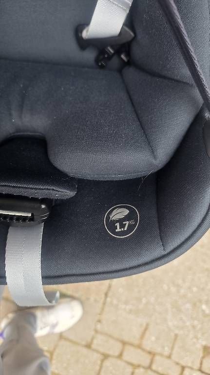 Seggiolini per auto: Maxi Cosi Coral 360 mit isofixbase – Usato da Hüttikon venduto da sav_db25 1