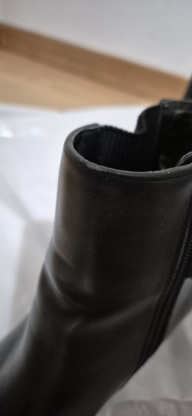 Scarpe da donna: Bottines noires à talons(8cm), taille 39 – Usato da Tafers venduto da lau_q59x 2