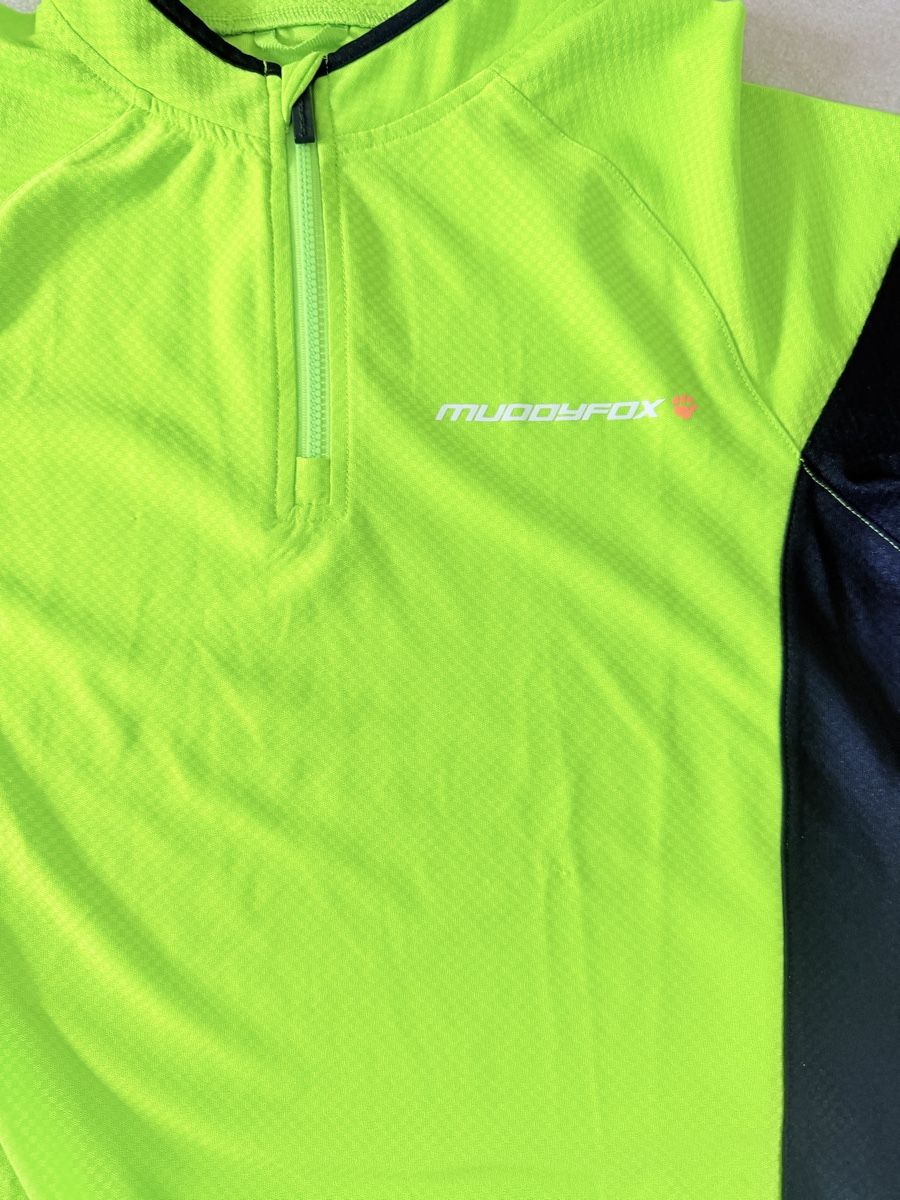 Scarpe, pantaloni & magliette da ginnastica: Velo Trikot Muddyfox Gr. 146/152 – Usato da Brüttisellen venduto da Ayersa 2