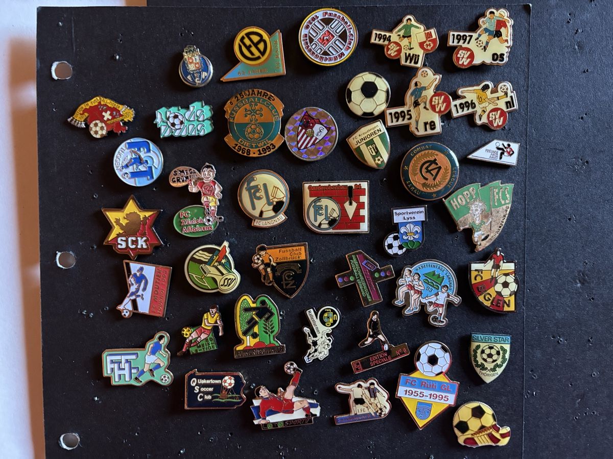 Placchette & Badge: Pins Fussball – Usato da Lützelflüh-Goldbach venduto da NicoleL. 1