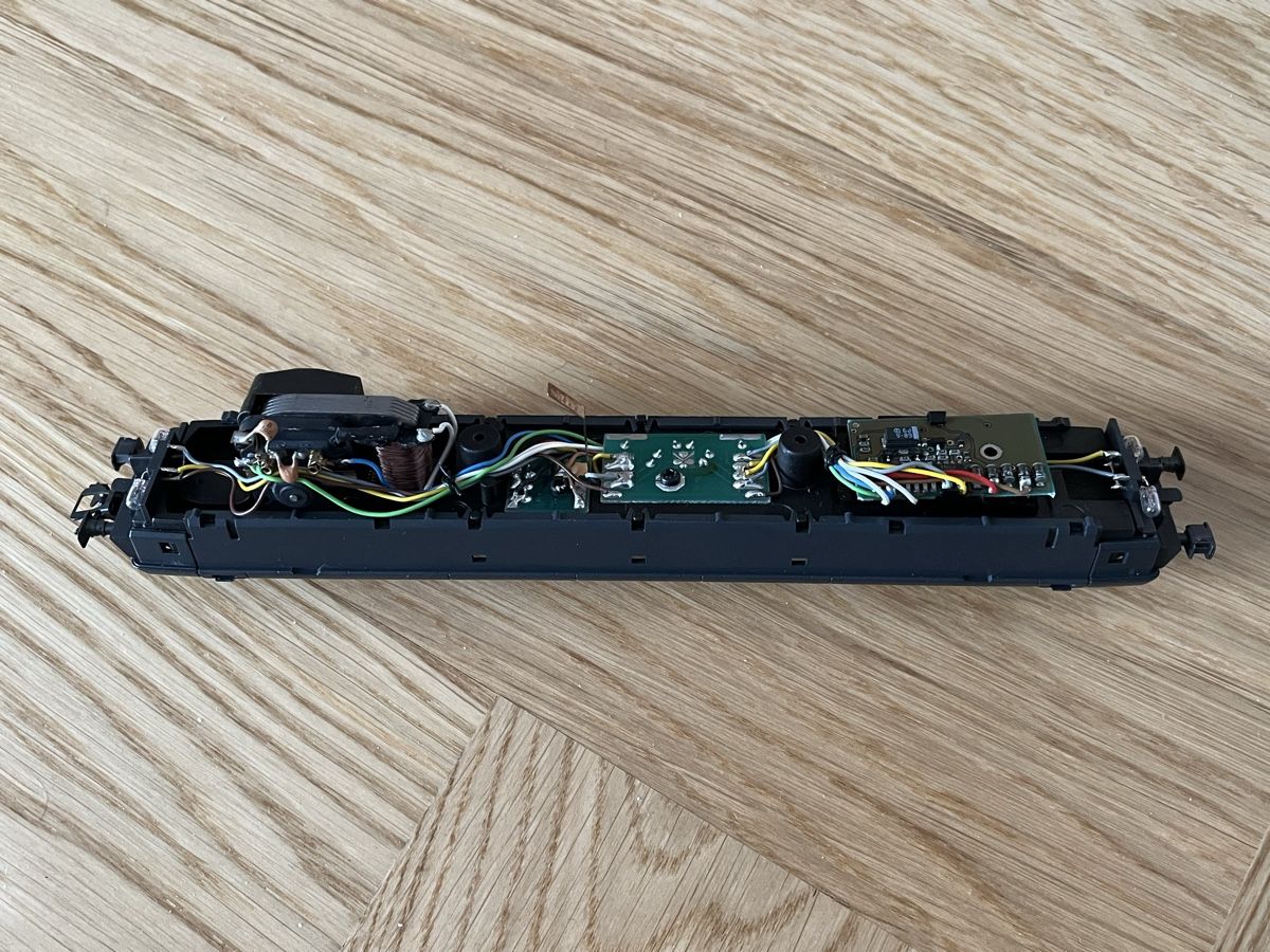 Märklin Modellini di ferrovie: SBB Re 460 Heizer Märklin defekt – Difettoso da Basel venduto da Re620_11627 7